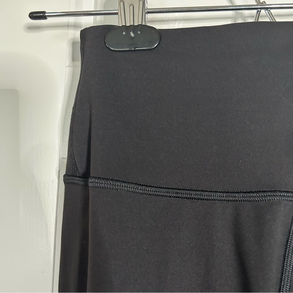 LULULEMON WUNDER TRAIN CONTOUR FIT SIZE 4 HIGH RISE 25” IN BLACK BARELY WORN - Picture 5 of 13